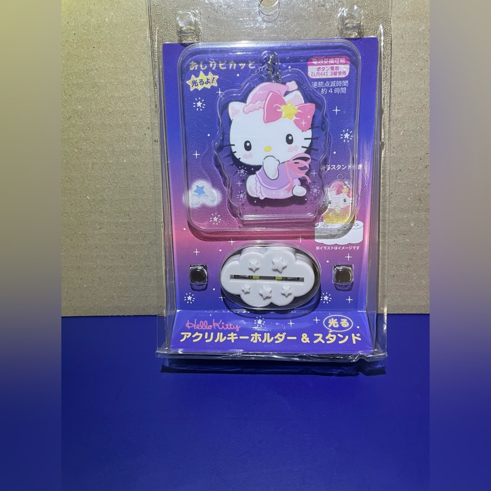 Hello Kitty Acrylic Keychain And Light Stand